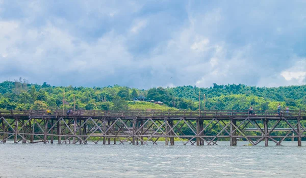 Embalse Presa Wachirakon Provincia Sangkhlaburi Kanchanaburi Los Residentes Mon Tailandia —  Fotos de Stock