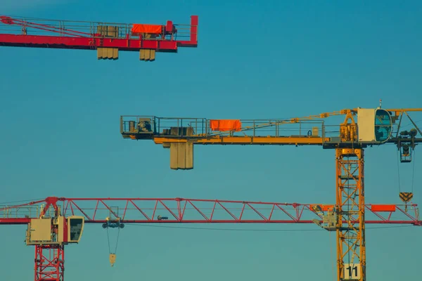 Crane in place Under construction