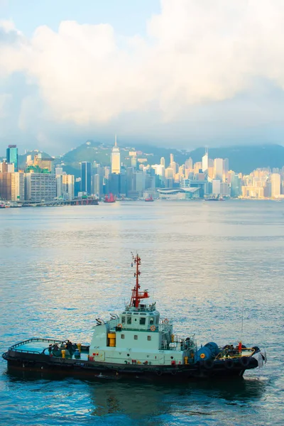 Hong Kong şehir silüeti, Çin gün doğuşunda