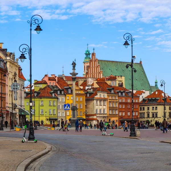 Warszawa / Polen - 27 februari 2019: Castle Square, Sigismunds — Stockfoto