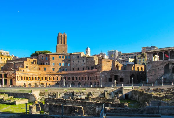 Římské ruiny Foro Traiano (Fórum Trajan), Traianus trh. Řím, — Stock fotografie