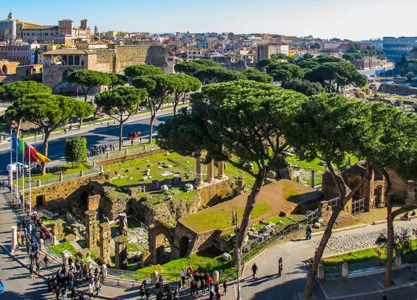 Letecký pohled na římských historických budov, Starodávné ruiny, Colise — Stock fotografie