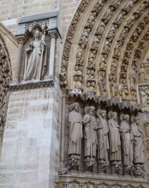 Notre Dame Cat'in muhteşem heykel ve mimari detayları