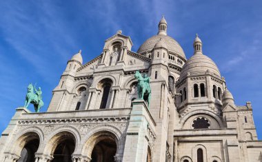 Paris Fransa'da Kutsal Kalp (Sacre Coeur) Bazilikası. Çelik