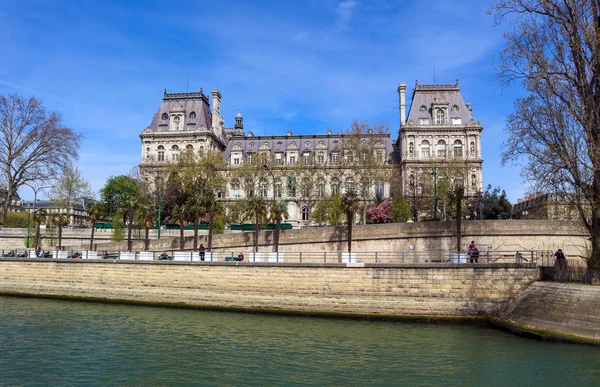 Hermosa fachada del edificio histórico de París Francia —  Fotos de Stock