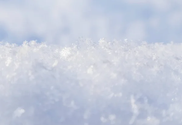 新雪の背景。自然の冬の背景。雪の質感 — ストック写真