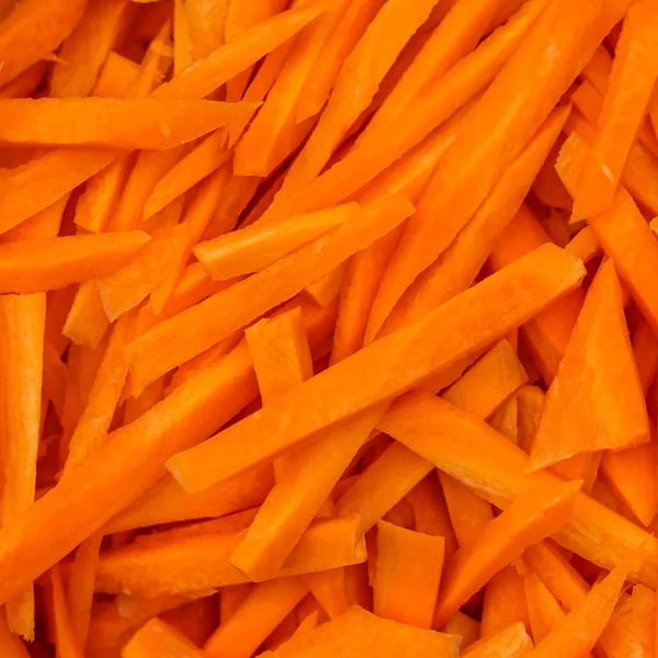 Durván Felaprított Narancssárgarépa Pilótafőzés Folyamata Friss Természetes Zöldség Háttér — Stock Fotó
