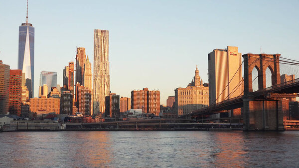 New York City, Brooklyn bridge at dusk