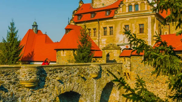 Öreg vár ősszel Lengyelországban 2018 — Stock Fotó