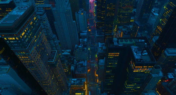 New York City Manhattan ABD gökdelenler ve mavi gökyüzü ile şehir merkezi havadan panorama görünümü.2019