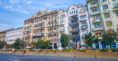 Budapeşte, Macaristan (Mai 15, 2019) Budapeşte 'nin havadan panoramik manzarası Budapeşte' nin tuhaf caddeleri. Budapeşte, Macaristan. 2019