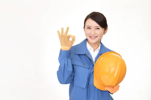 Lächelnde Arbeiterin Isoliert Auf Weißem Hintergrund — Stockfoto
