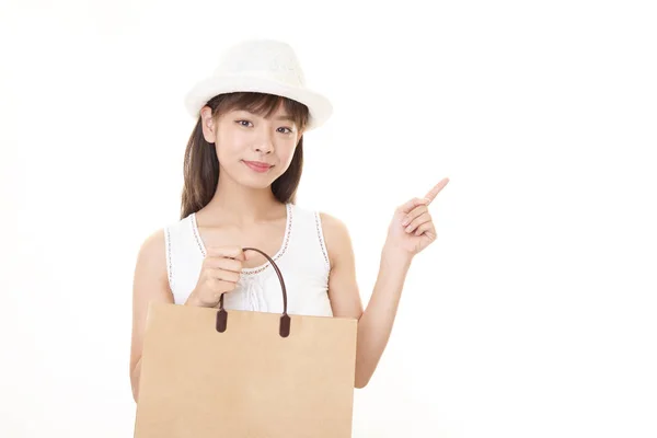 Kadınla Bir Alışveriş Çantası — Stok fotoğraf