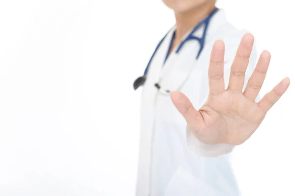 Tıp doktoru dur işareti yapmak