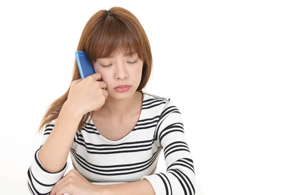 Teleurgesteld Aziatische Vrouw Met Een Slimme Telefoon — Stockfoto