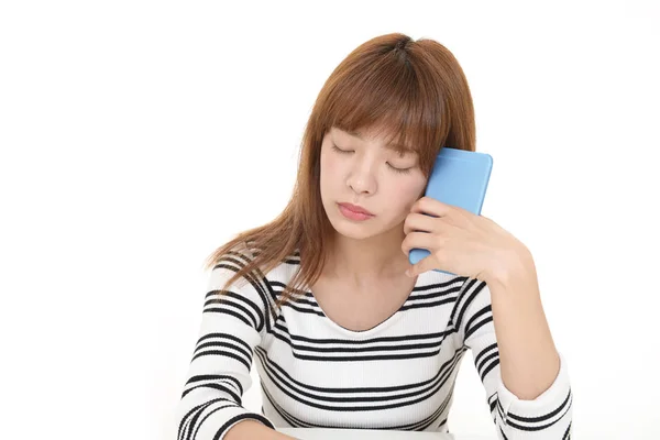 Desapontado Mulher Asiática Com Telefone Inteligente — Fotografia de Stock