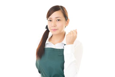 Beyaz arka plan üzerinde izole gülümseyen garson