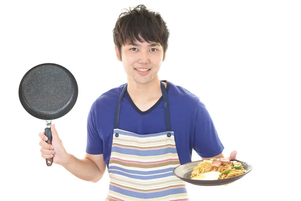 Азиатский Мужчина Готовит Здоровую Пищу — стоковое фото