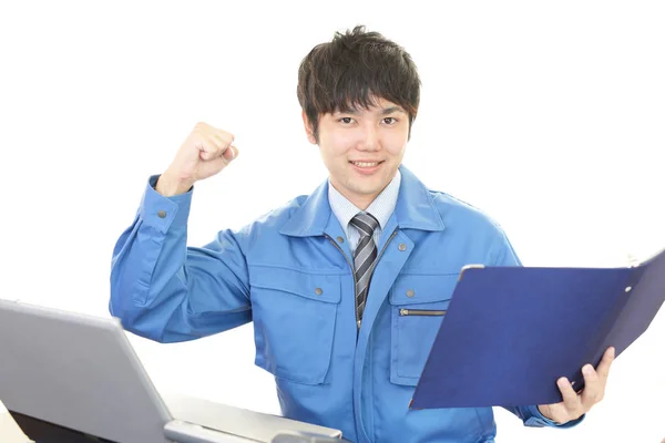 Asiatico Lavoratore Utilizzando Computer Portatile — Foto Stock