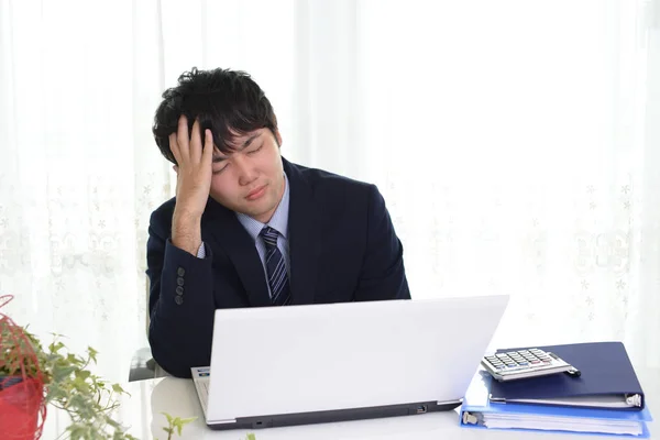 Cansado Estressado Asiático Empresário — Fotografia de Stock