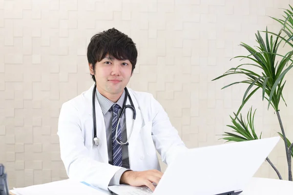 Doctor Working Laptop Computer — Stock Photo, Image