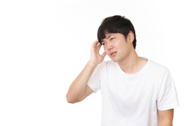 Adamın başı ağrıyor.