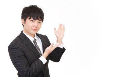 İş adamı yolu gösterir.