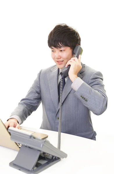 Arbeitet Asiatischer Geschäftsmann Seinem Büro — Stockfoto