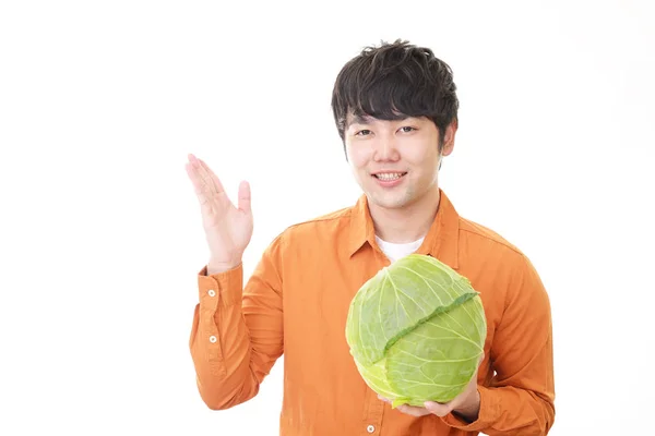 Lächelnder Asiatischer Mann Mit Gemüse — Stockfoto