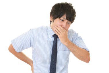 mide sorunları olan adam