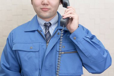 Çalışan bir telefon ile