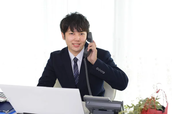 Geschäftsmann Mit Telefon — Stockfoto