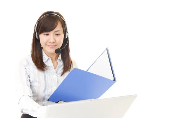 Operatore Call Center Sorridente — Foto Stock