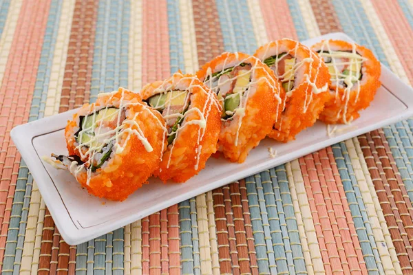 Deliciosos Rollos Sushi Hechos Con Mariscos Frescos — Foto de Stock