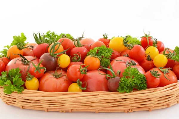 Frische Kirschtomaten Korb — Stockfoto