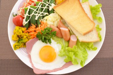 Taze ve lezzetli bir kahvaltı