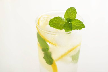 bir bardak limonata