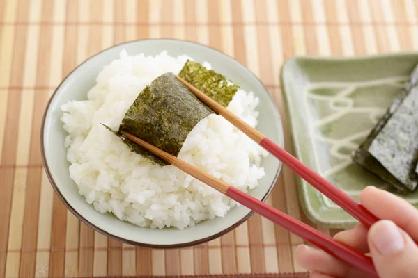 Jepang Mengeringkan Rumput Laut Dengan Semangkuk Nasi — Stok Foto