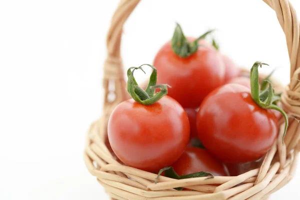 Frische Kirschtomaten Korb — Stockfoto