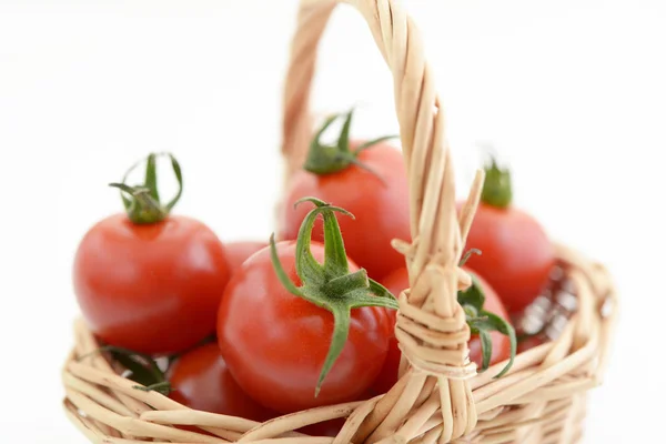 Frische Kirschtomaten Korb — Stockfoto