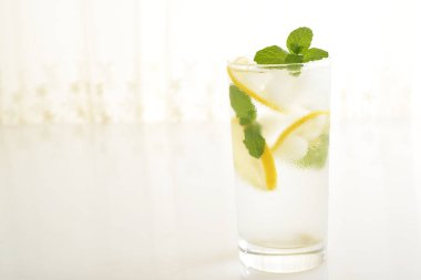 bir bardak limonata