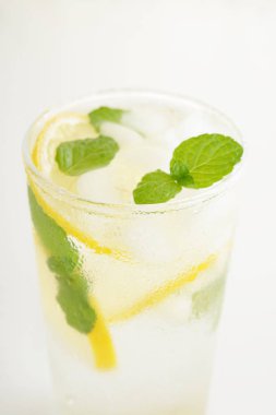 bir bardak limonata