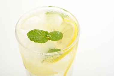 bir bardak limonata