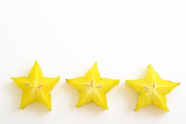 Taze star meyve dilimlenmiş