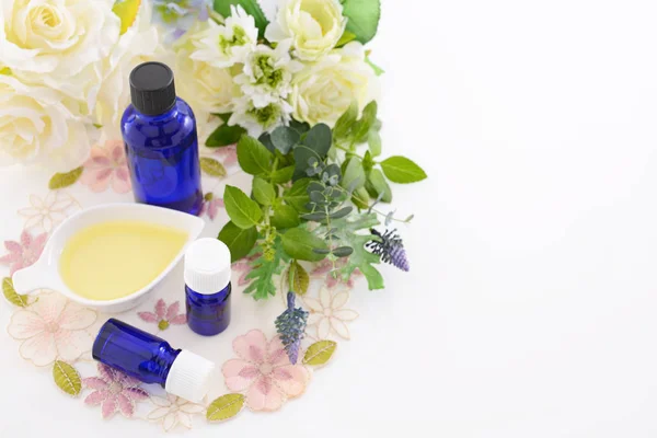 Essential oils of the good fragrance on the table