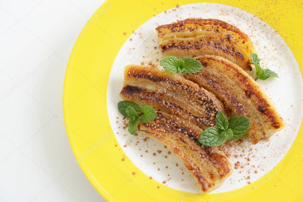 Baked bananas in a dish