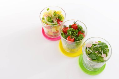 Taze ve lezzetli sebze salatası