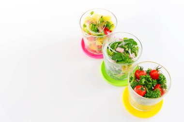 Taze ve lezzetli sebze salatası