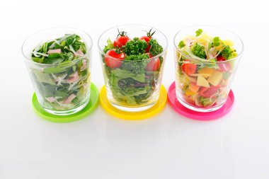 Taze ve lezzetli sebze salatası