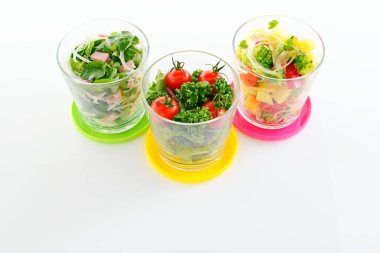 Taze ve lezzetli sebze salatası